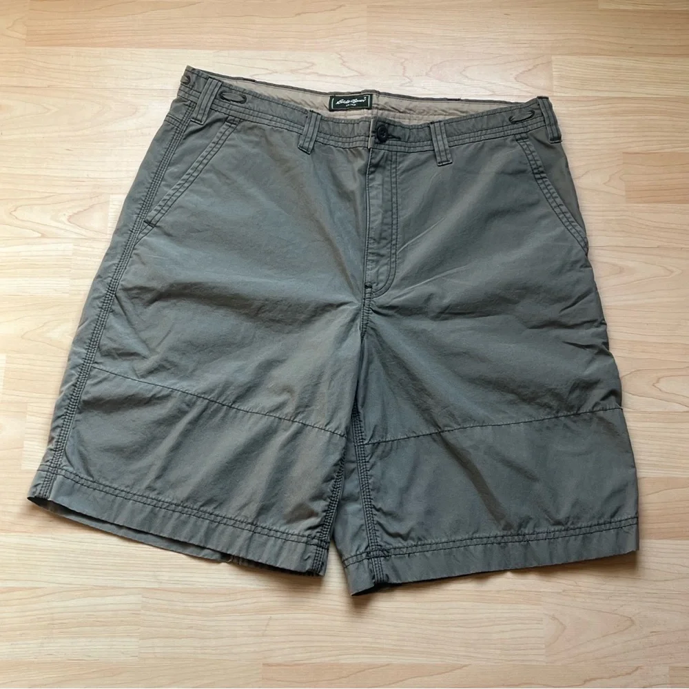 Eddie Bauer Shorts Mens Brown Flat Front Cotton Size 36 - Picture 1 of 4